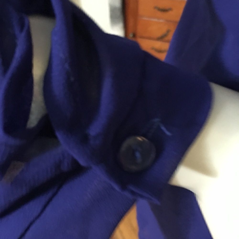 Gorgeous double layered Chiffon button back top - Picture 4 of 10